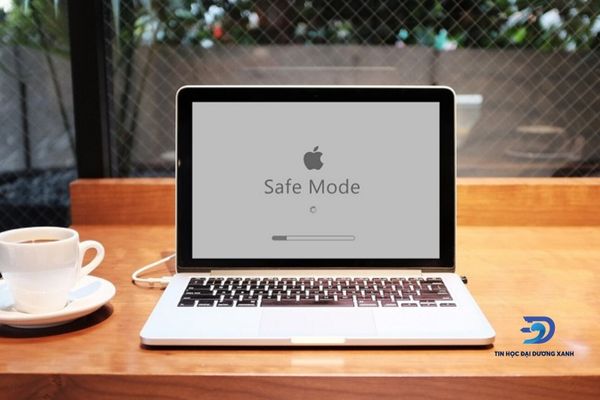 Khởi động lại Macbook thông qua Safe Boot