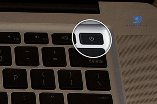 Kiểm tra nút bật nguồn của MacBook có bị hỏng hay lờn không