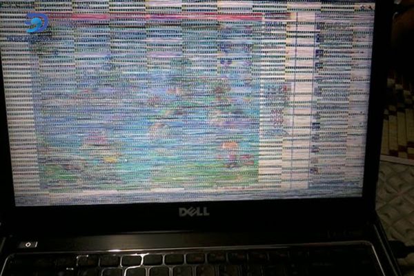 Màn hình của laptop bị sọc do lỗi VGA