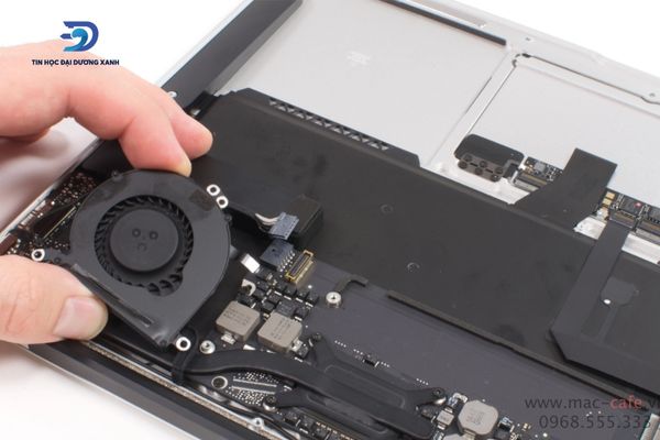 Quạt tản nhiệt Macbook không được làm vệ sinh định kỳ