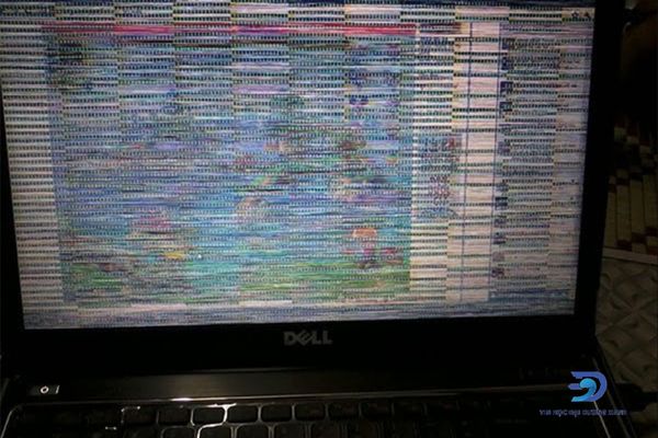 Xung đột phần mềm có thể khiến màn hình laptop bị sọc đen