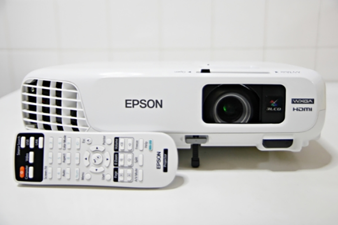 Tắt máy chiếu Epson