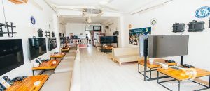 thiết kế phòng game ps4 giản dị